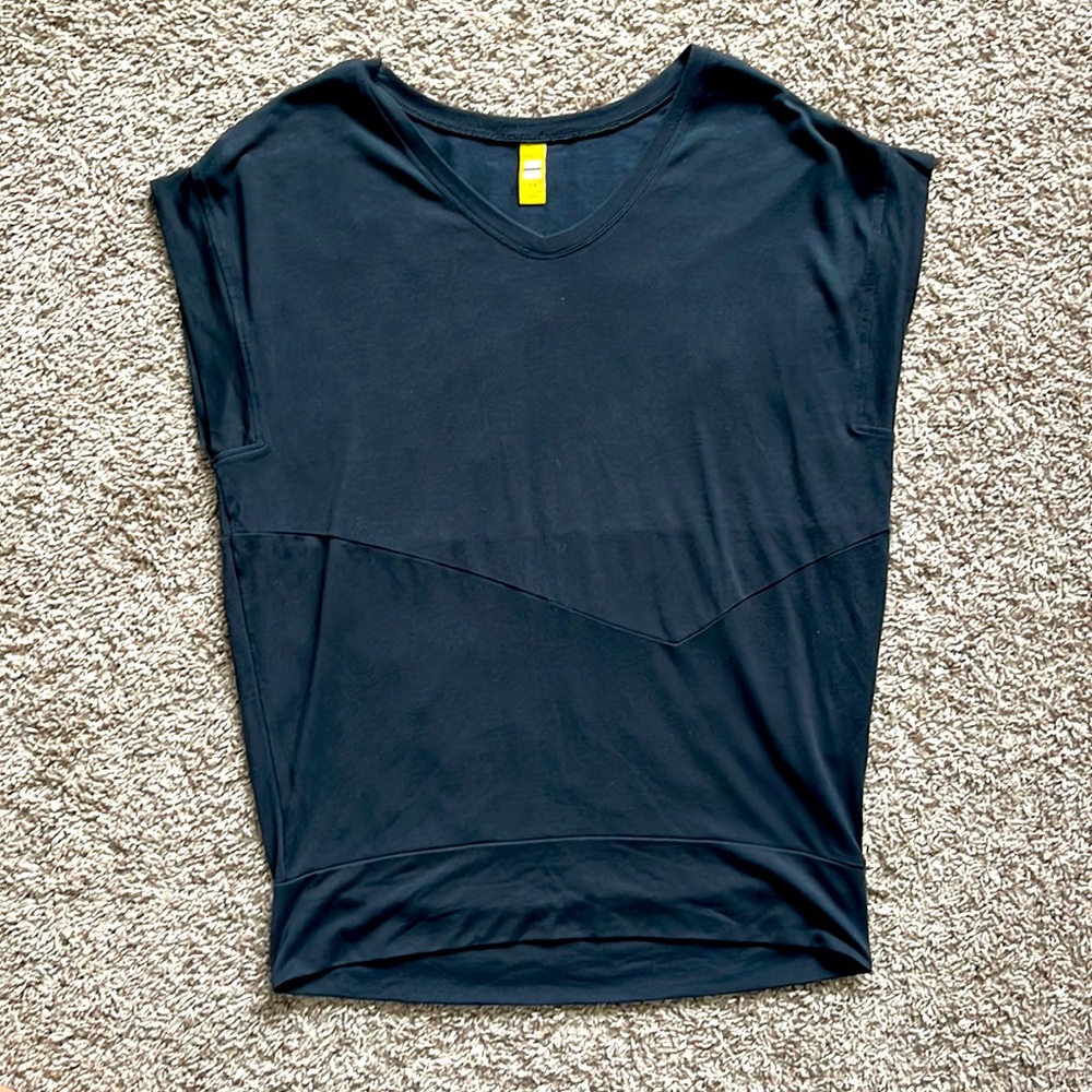 Black Lolë short dolman sleeve top